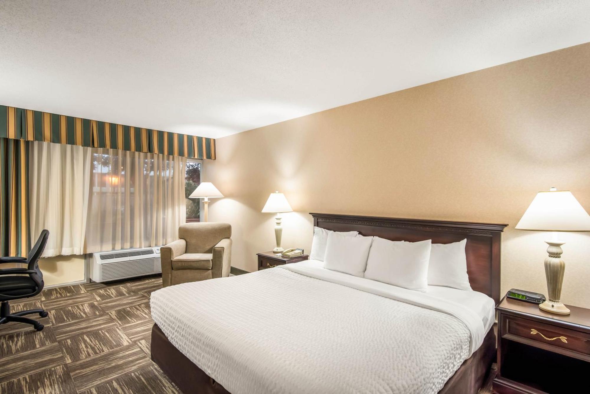 Clarion Inn Grand Junction Airport Room photo